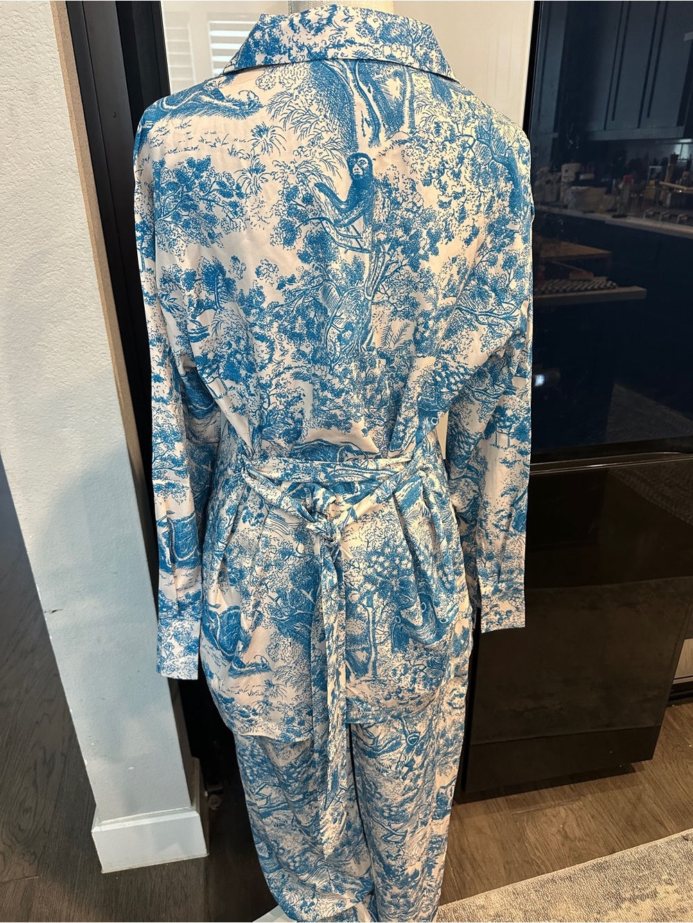 Commense Blue and White Scenic Print 2 piece set (shirt and pants with belt) S - Picture 3 of 5